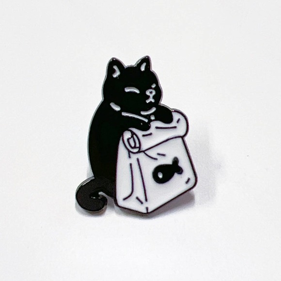 Jewelry - Cute Black Cat Enamel Pin